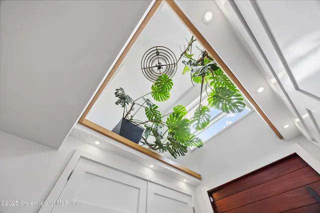 $1,799,000 | 153 Fine Boulevard | Todt Hill