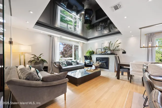 $1,799,000 | 153 Fine Boulevard | Todt Hill