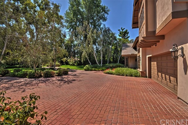 5225 Topeka Drive Tarzana, CA 91356 - Photo 5 of 43