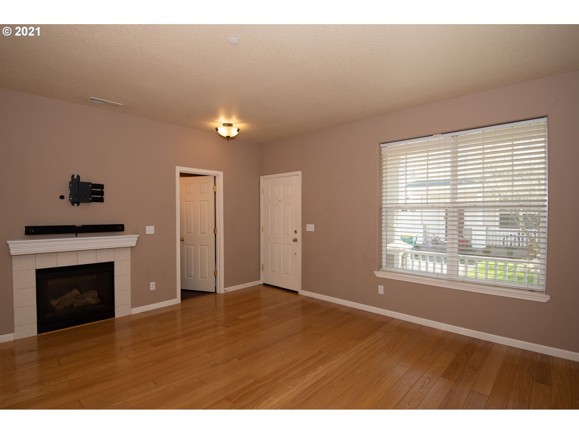 12845 Southwest Blue Bill Lane, Unit 101 Beaverton, OR 97007 - Photo 4 of 18