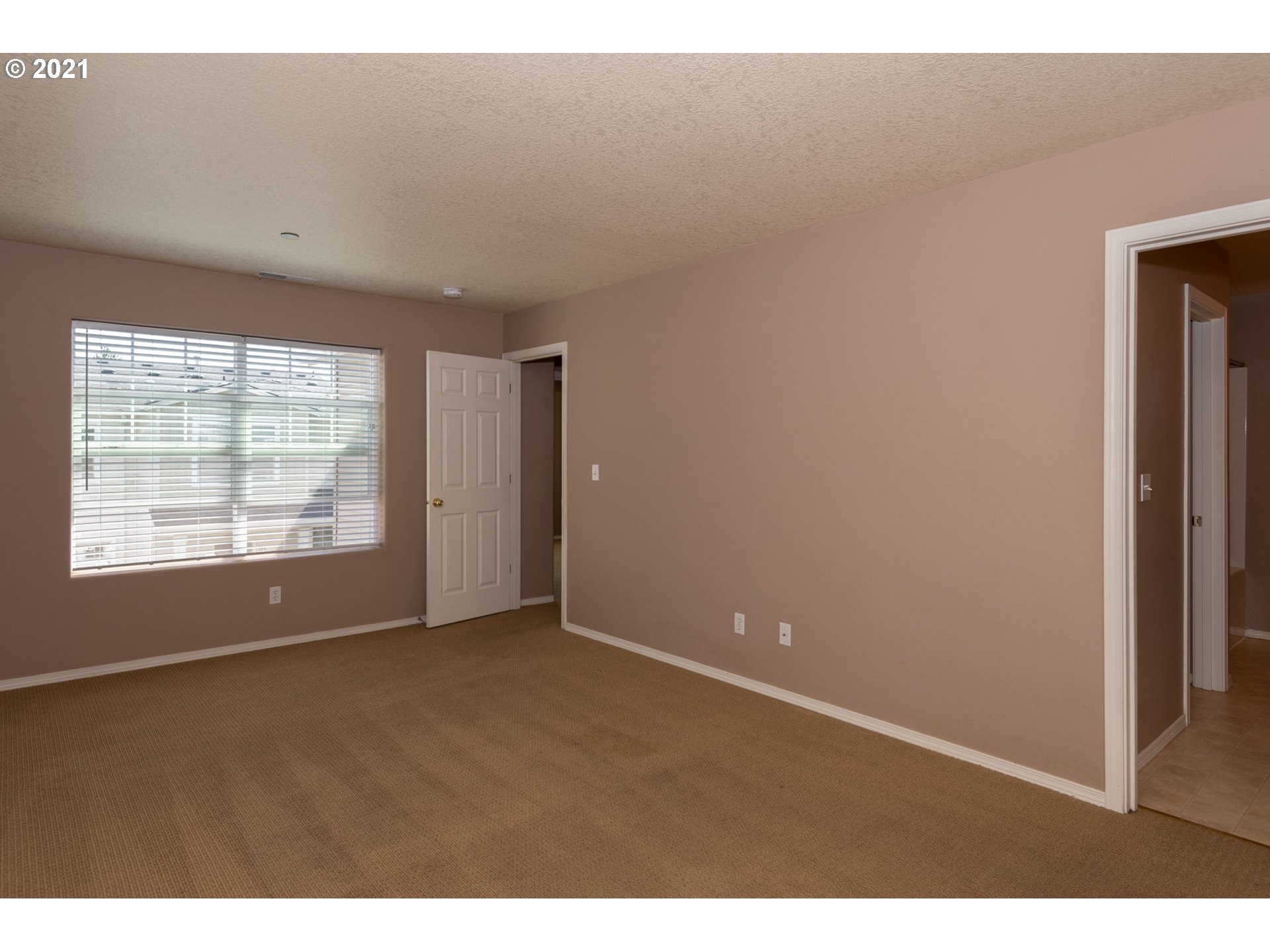 12845 Southwest Blue Bill Lane, Unit 101 Beaverton, OR 97007 - Photo 6 of 18