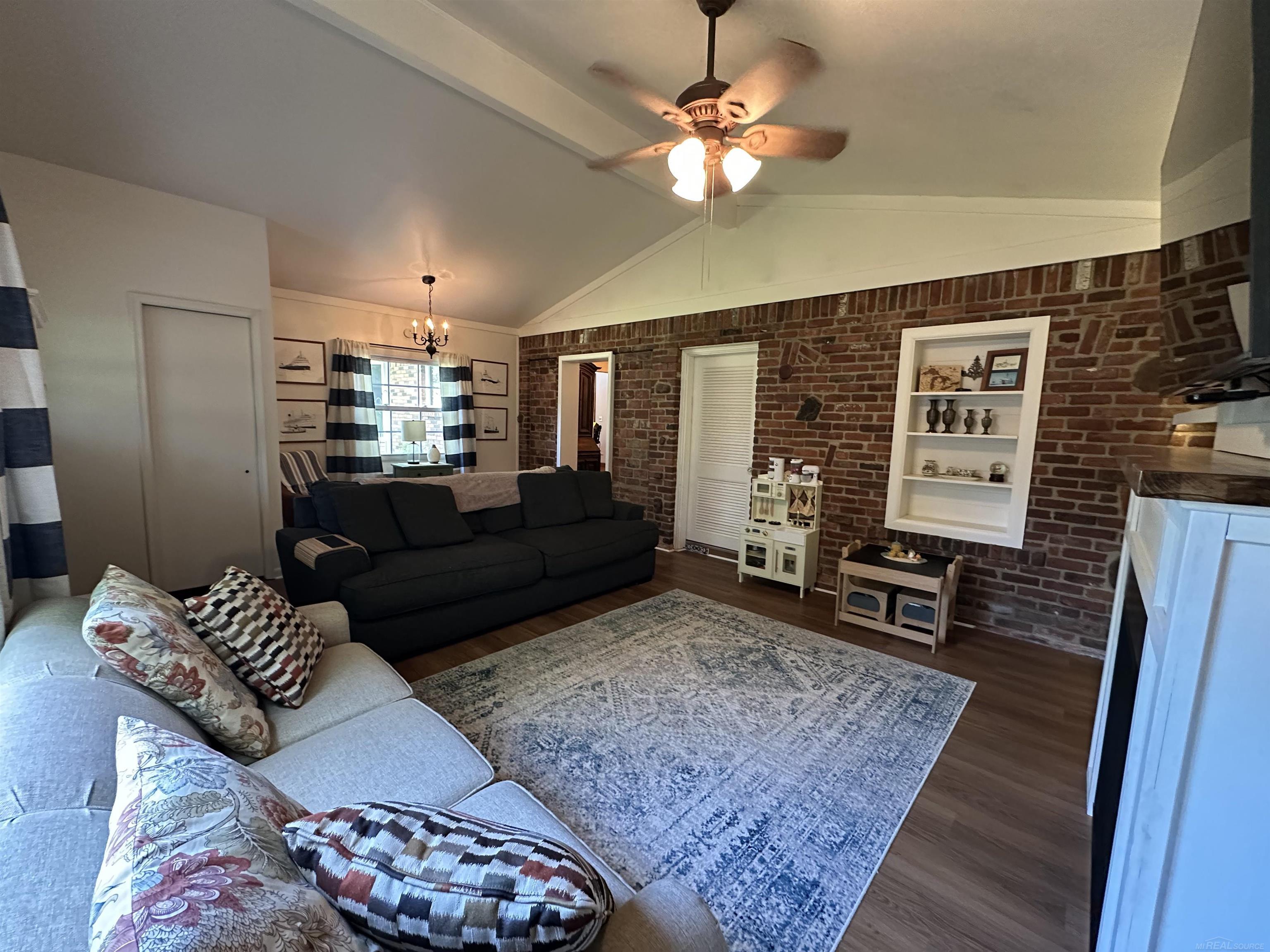 1534 East Wattles Road Troy, MI 48083 - Photo 19 of 25 50179203-b53ce486-0af6-4547-adcf-2b3b32f2a237.JPG