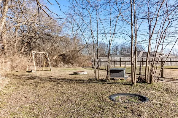 $299,000 | 977 Southeast 380th Road, Knob Noster, MO 65336