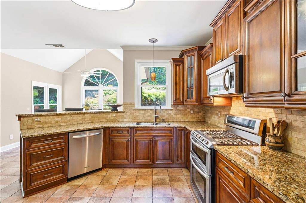 3050 Ridge Oak Drive Suwanee, GA 30024 - Photo 3 of 29