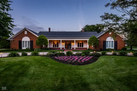 $975,000 | 9512 Holliday Circle, Indianapolis, IN 46260