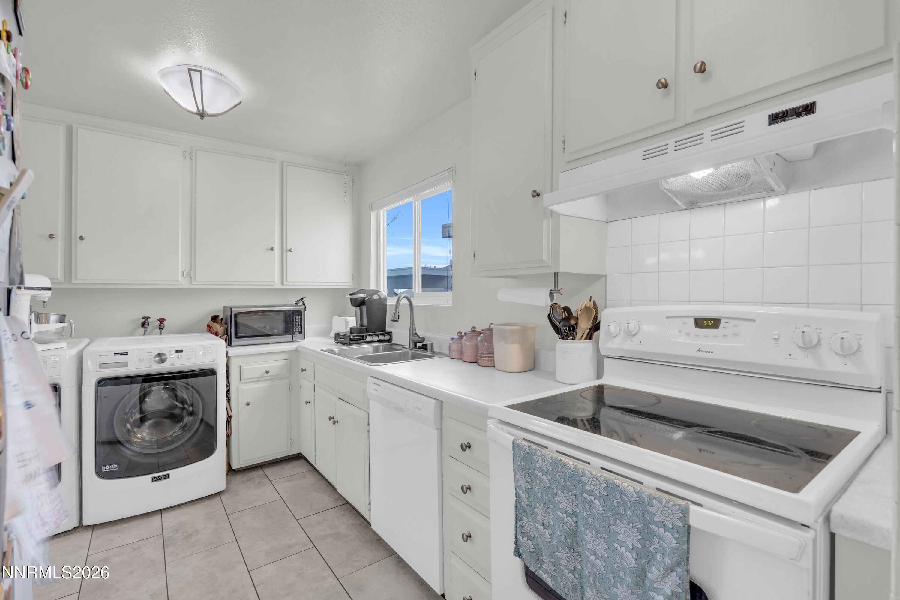 3505 Willow Hills Circle Reno, NV 89512 - Photo 8 of 45 20_img_2165