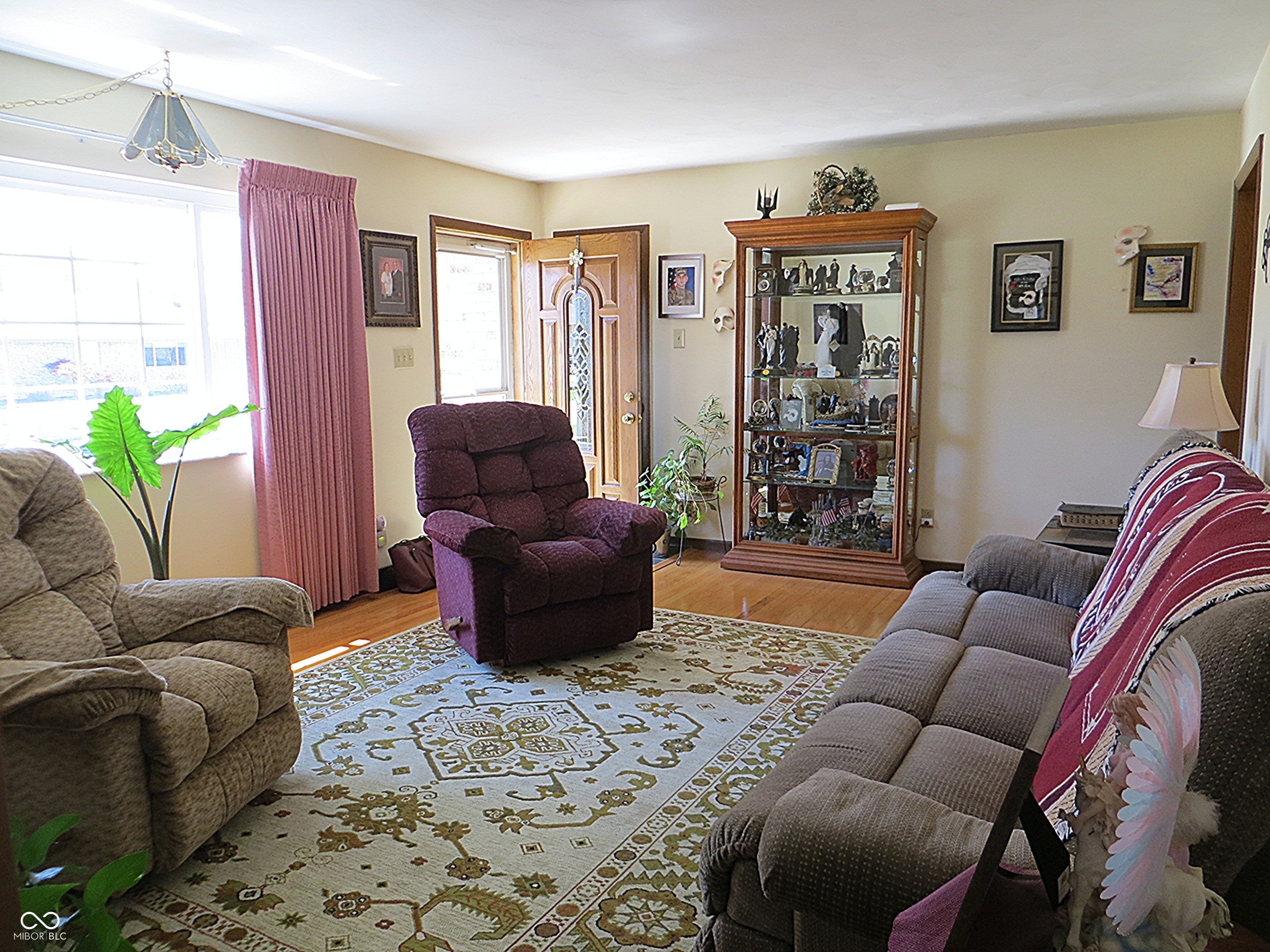 628 Ralston Road Indianapolis, IN 46217 - Photo 3 of 48 Gallery Image 3