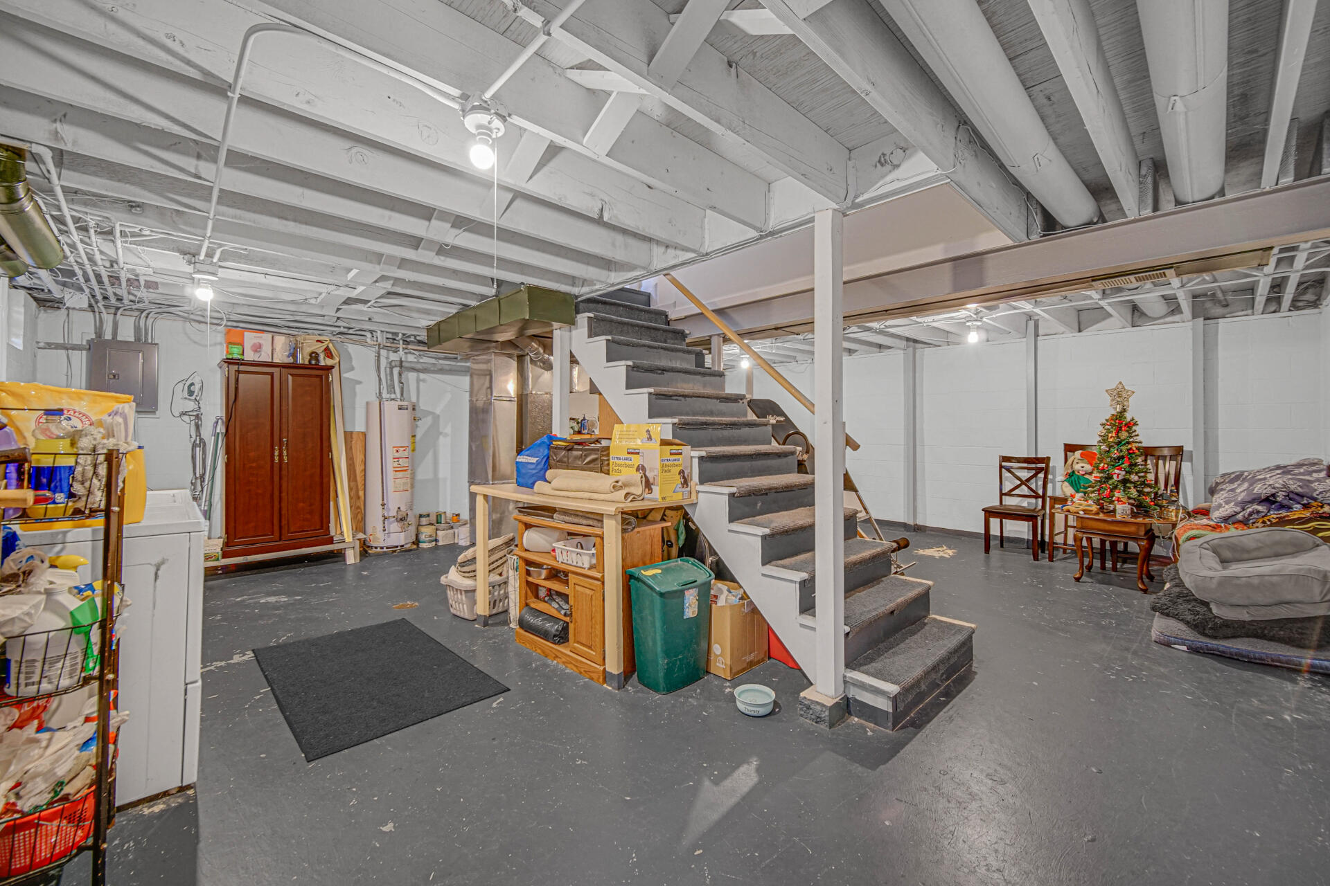 7933 Jefferson Avenue, Unit 4B Munster, IN 46321 - Photo 17 of 20 a view of a room with gym equipment