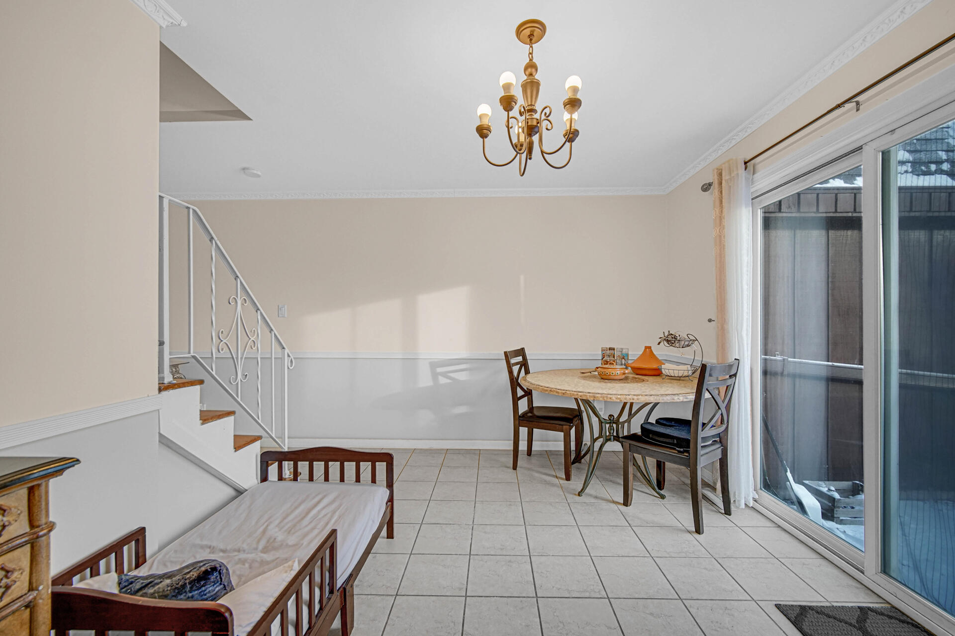 7933 Jefferson Avenue, Unit 4B Munster, IN 46321 - Photo 6 of 20 a view of a dining room with furniture