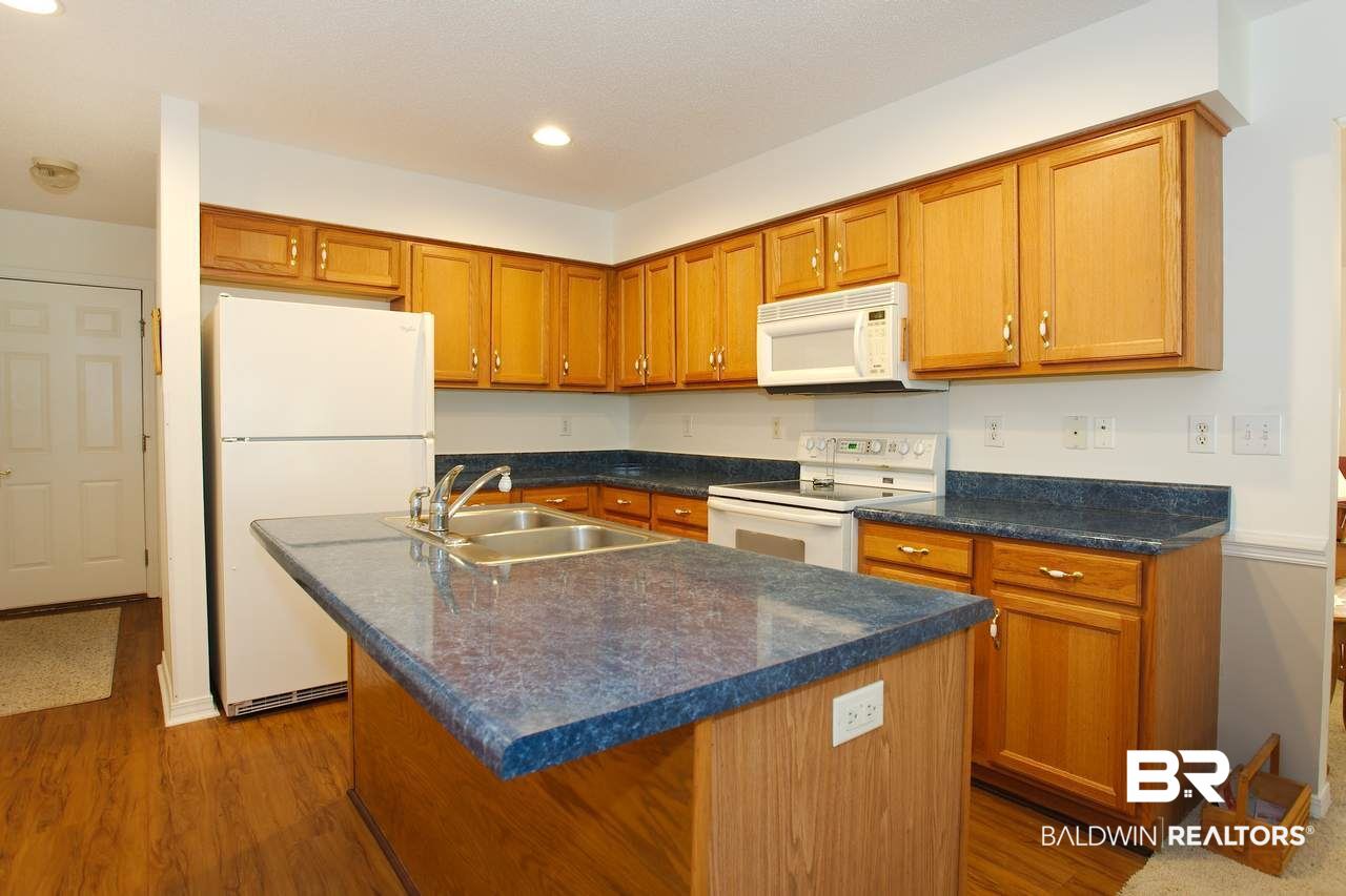 161 Pennbrooke Loop Foley, AL 36535 - Photo 9 of 37 Kitchen