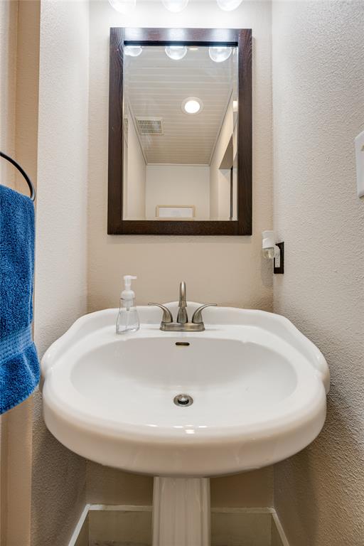435 County Road 3204 Quitman, TX 75783 - Photo 29 of 36 Powder room off hallway