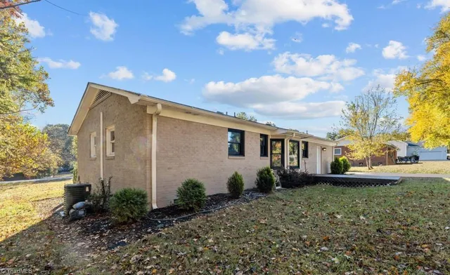 $305,000 | 202 Hassellwood Drive, Jamestown, NC 27282