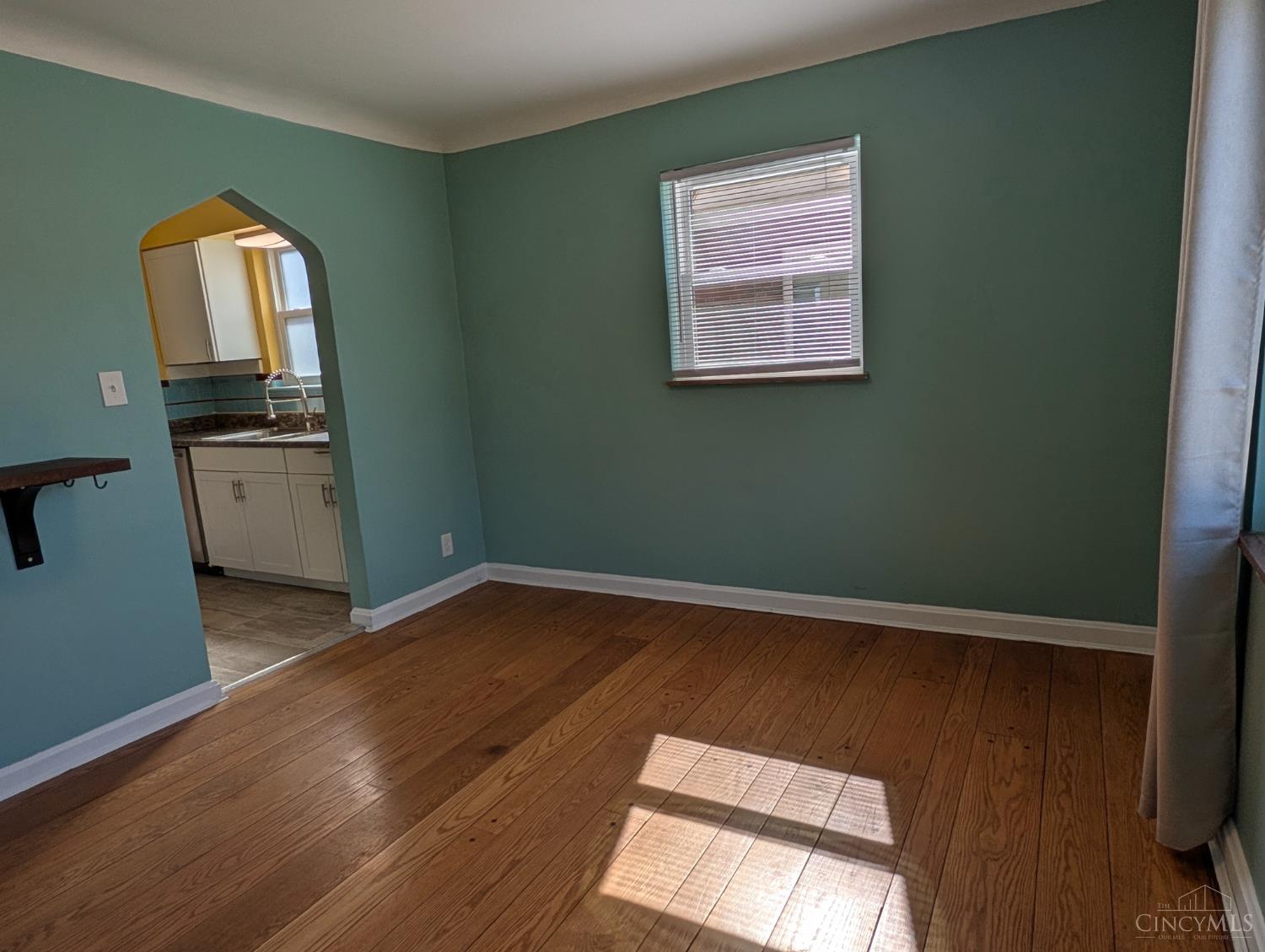 6656 Plainfield Road Silverton, OH 45236 - Photo 10 of 49