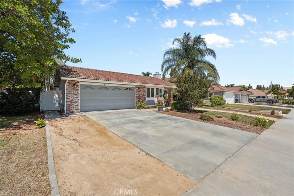 8715 Sandhill Drive Riverside, CA 92508 - Photo 2 of 38