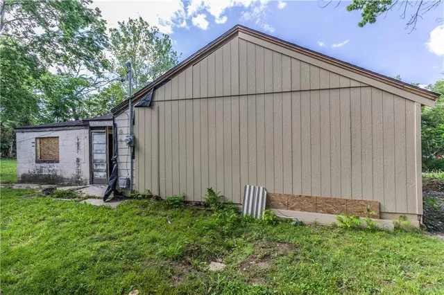 $90,000 | 4415 August Lane, Kansas City, KS 66106