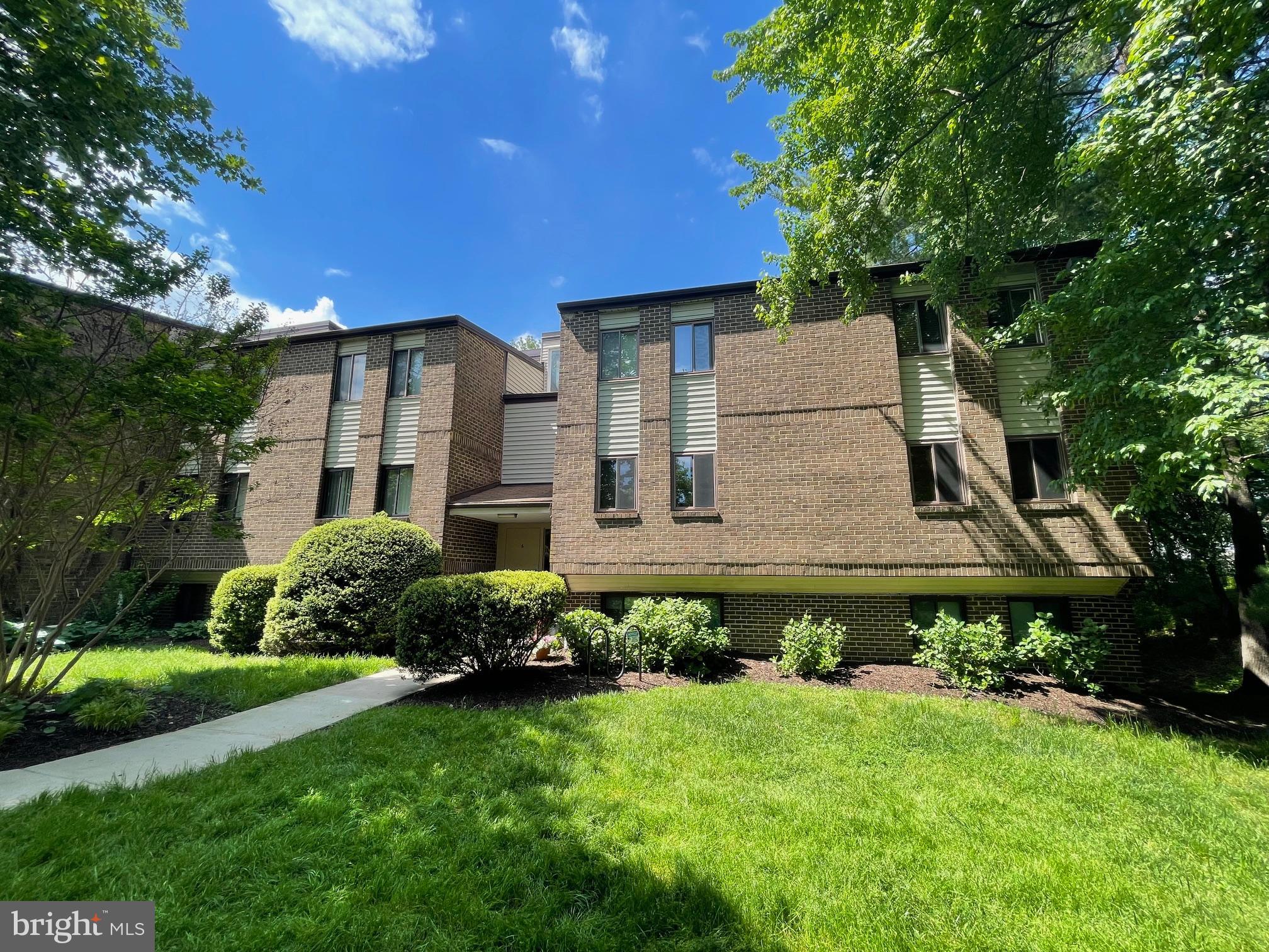 6 Longstream Court, Unit T2 Baltimore, MD 21209 - Photo 2 of 24