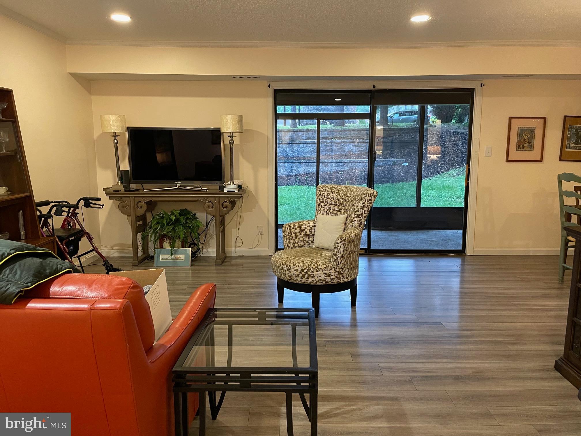 6 Longstream Court, Unit T2 Baltimore, MD 21209 - Photo 3 of 24