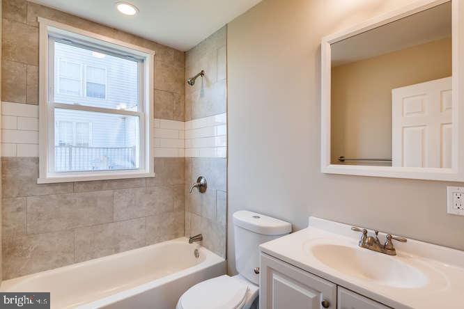 6700 Old North Point Road Baltimore, MD 21219 - Photo 17 of 34