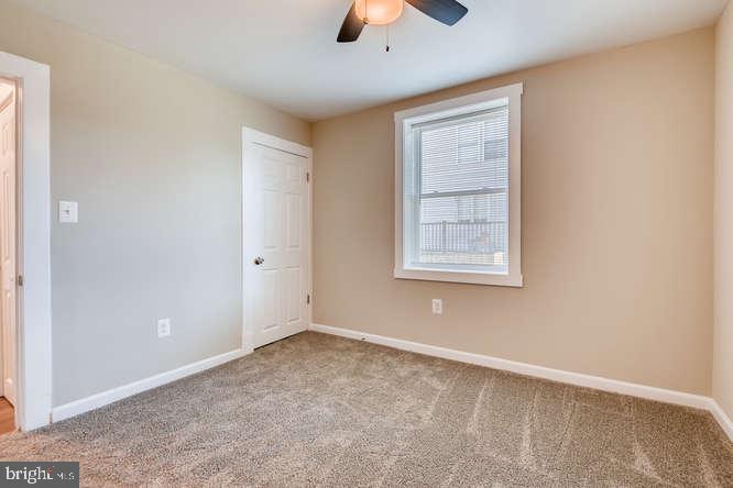 6700 Old North Point Road Baltimore, MD 21219 - Photo 18 of 34