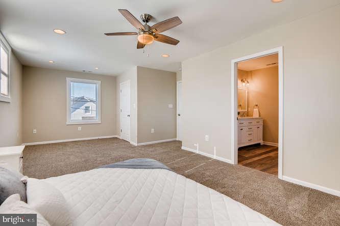 6700 Old North Point Road Baltimore, MD 21219 - Photo 20 of 34