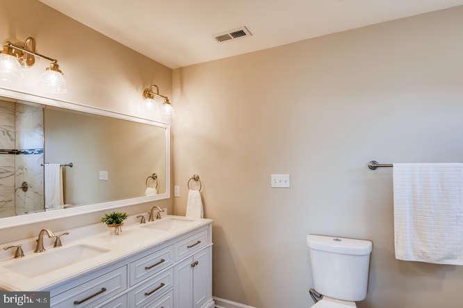 6700 Old North Point Road Baltimore, MD 21219 - Photo 21 of 34