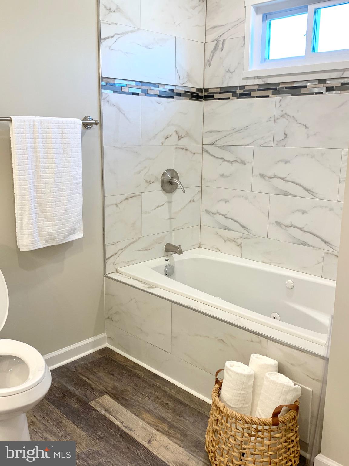 6700 Old North Point Road Baltimore, MD 21219 - Photo 23 of 34