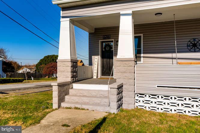 6700 Old North Point Road Baltimore, MD 21219 - Photo 4 of 34
