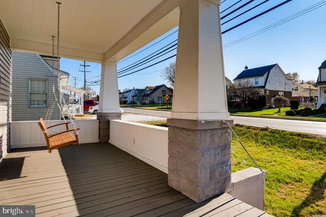 6700 Old North Point Road Baltimore, MD 21219 - Photo 5 of 34