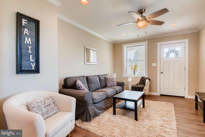 6700 Old North Point Road Baltimore, MD 21219 - Photo 7 of 34