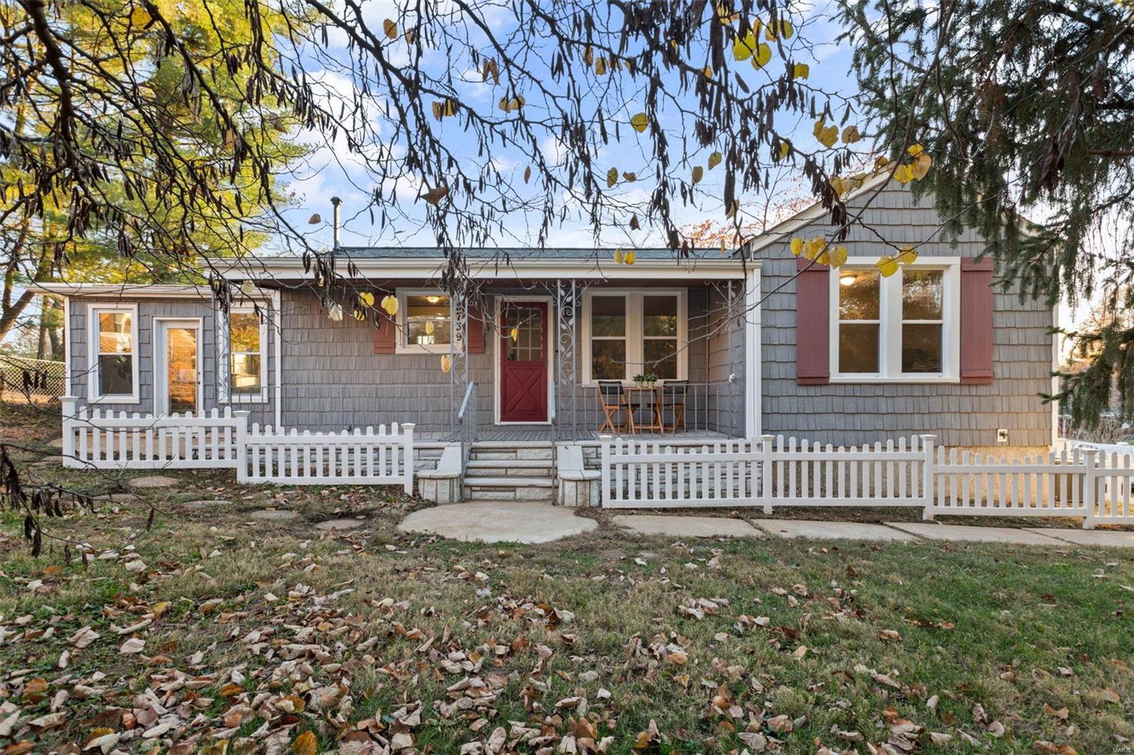 8739 Grant Road St. Louis, MO 63123 - Photo 1 of 28 Gallery Image 1