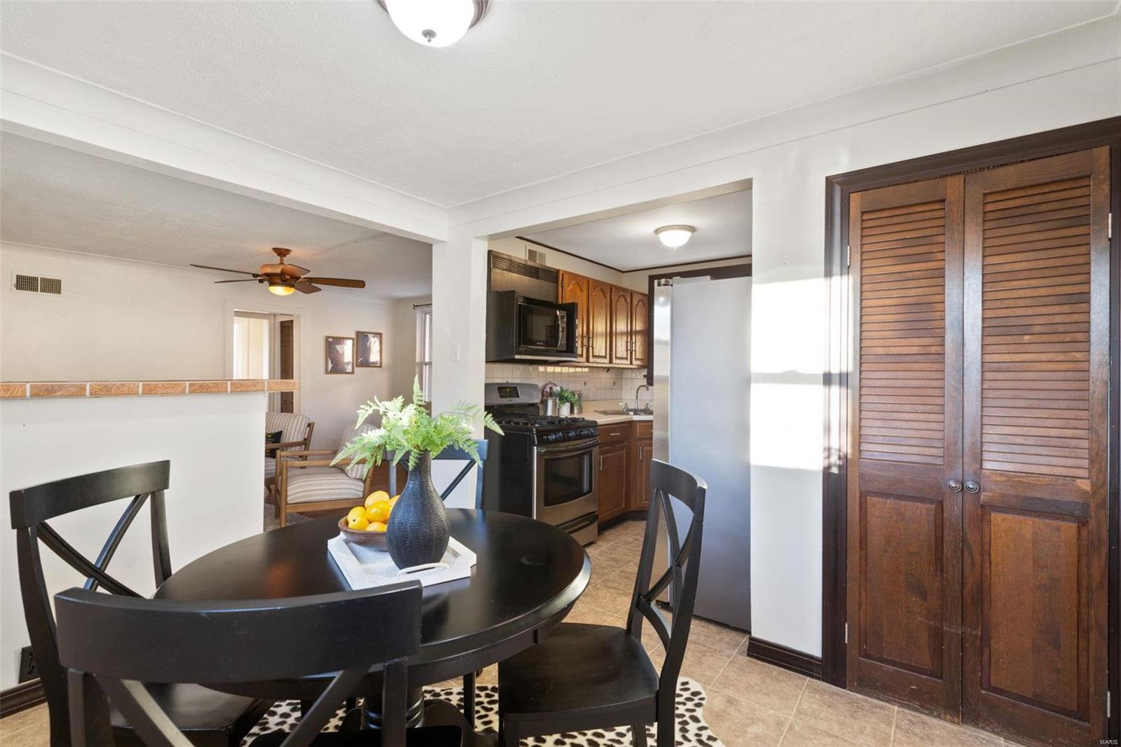8739 Grant Road St. Louis, MO 63123 - Photo 11 of 28 Gallery Image 11