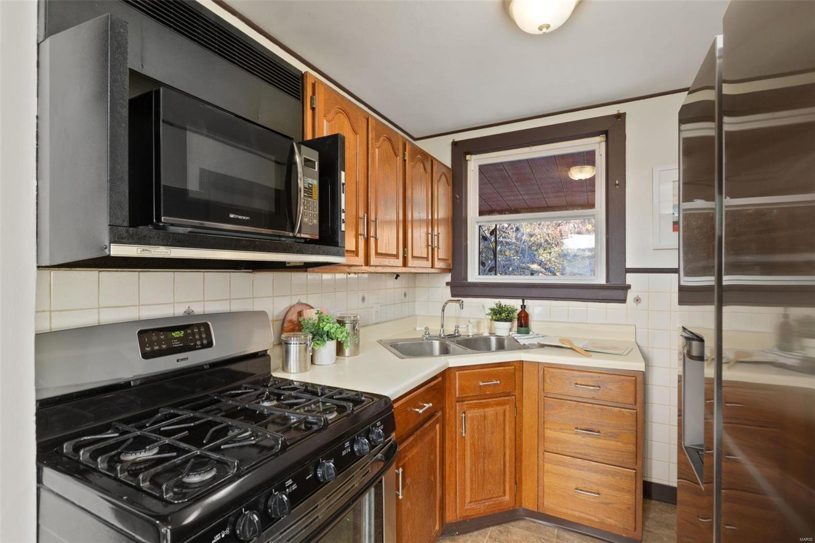 8739 Grant Road St. Louis, MO 63123 - Photo 13 of 28 Gallery Image 13
