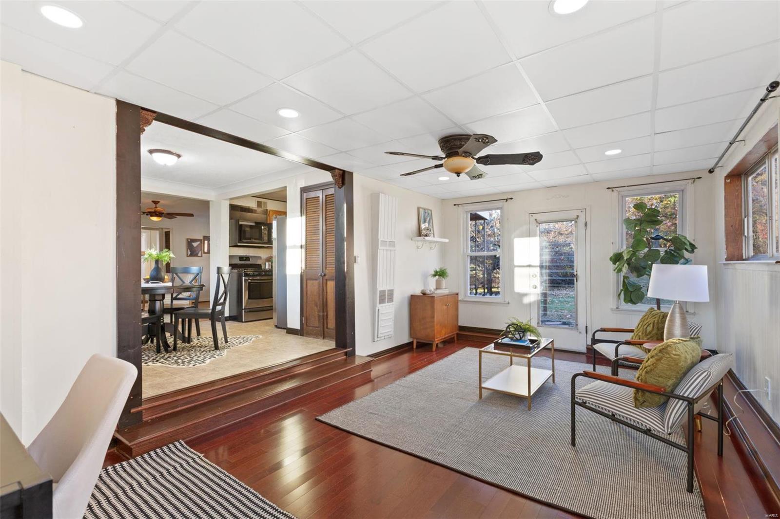 8739 Grant Road St. Louis, MO 63123 - Photo 16 of 28 Gallery Image 16