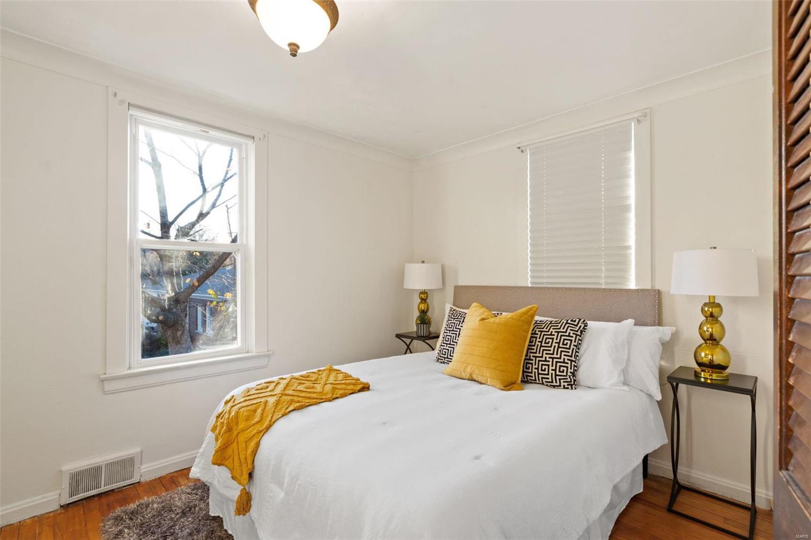 8739 Grant Road St. Louis, MO 63123 - Photo 17 of 28 Gallery Image 17