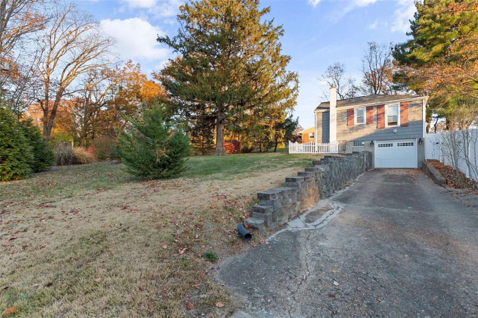 8739 Grant Road St. Louis, MO 63123 - Photo 24 of 28 Gallery Image 24