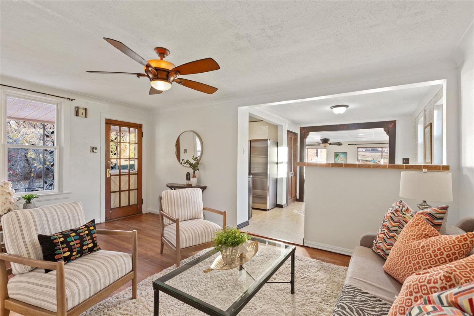 8739 Grant Road St. Louis, MO 63123 - Photo 8 of 28 Gallery Image 8