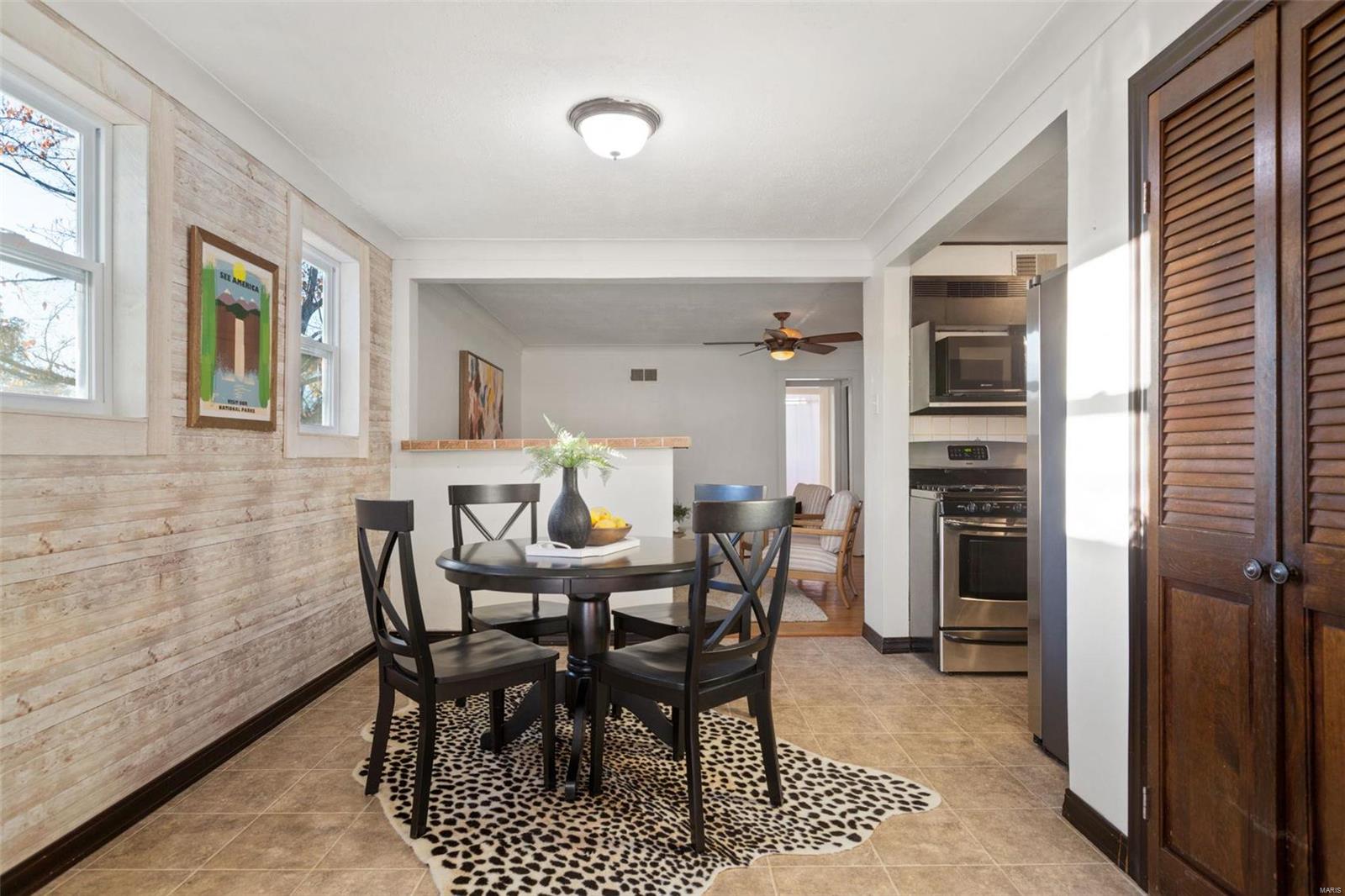 8739 Grant Road St. Louis, MO 63123 - Photo 9 of 28 Gallery Image 9