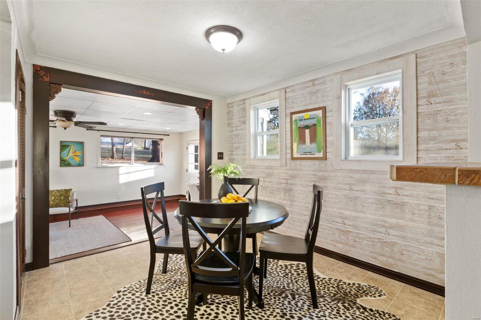 8739 Grant Road St. Louis, MO 63123 - Photo 10 of 28 Gallery Image 10