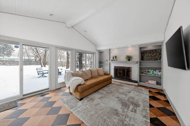 $475,000 | 521 Deerfield Road, Deerfield, IL 60015