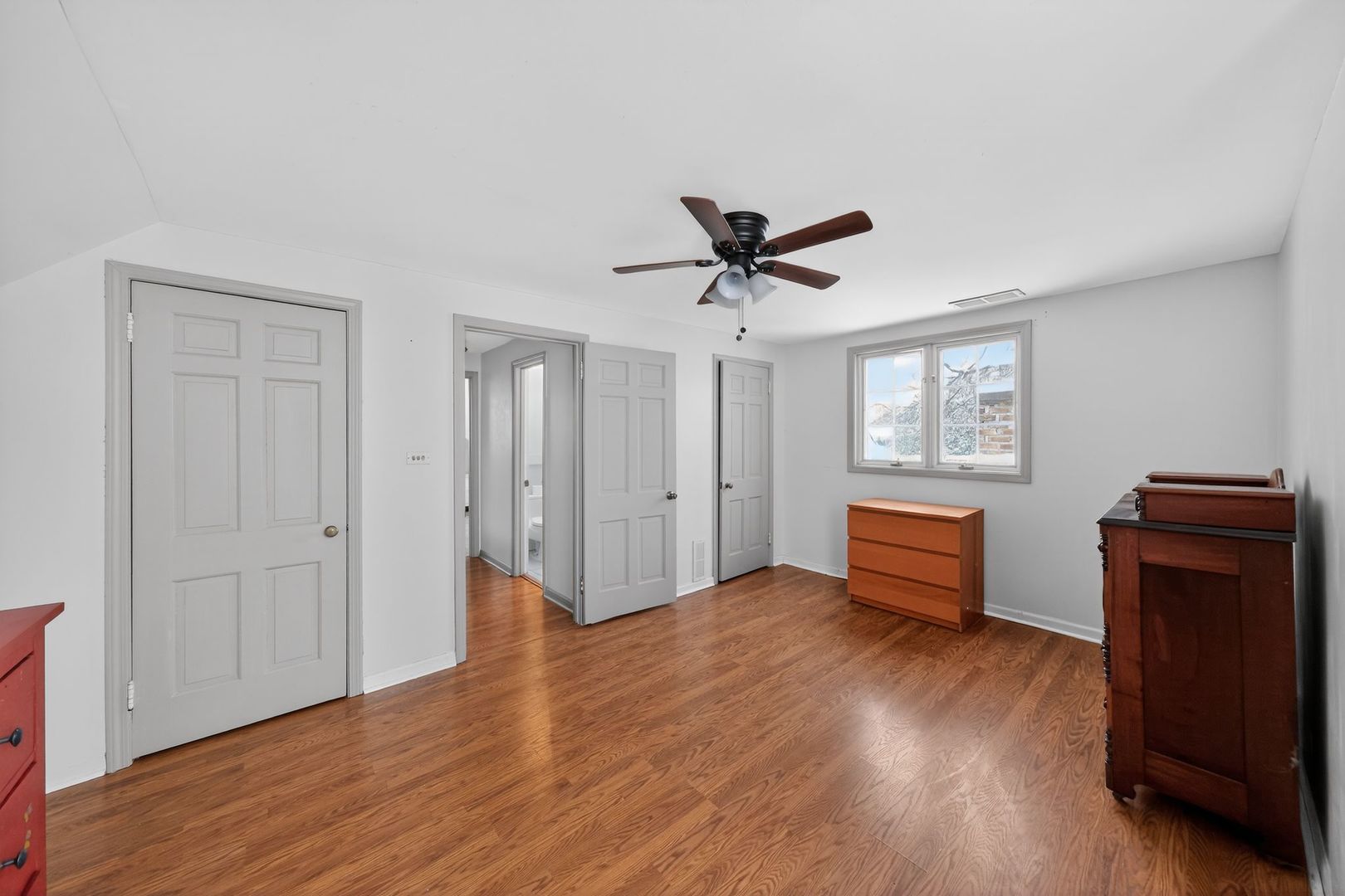 521 Deerfield Road Deerfield, IL 60015 - Photo 21 of 30 a view of a livingroom with furniture and wooden floor