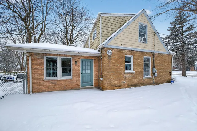 $475,000 | 521 Deerfield Road, Deerfield, IL 60015