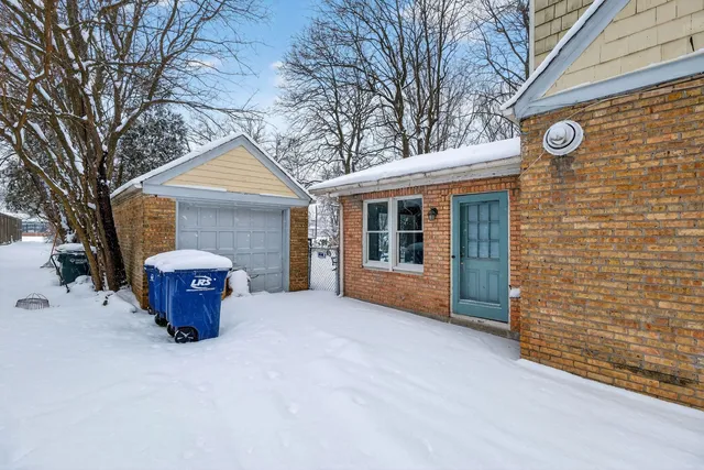 $475,000 | 521 Deerfield Road, Deerfield, IL 60015