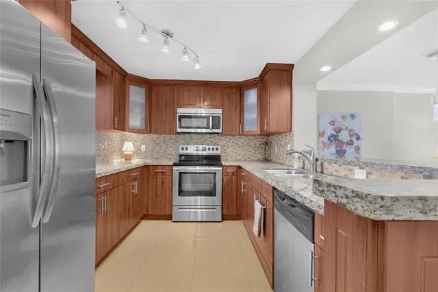 $237,000 | 311 Southeast 3rd Street, Unit 402, Dania Beach, FL 33004