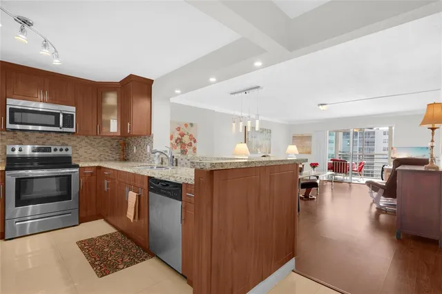 $237,000 | 311 Southeast 3rd Street, Unit 402, Dania Beach, FL 33004