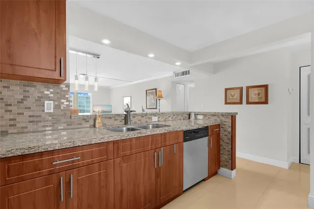 $237,000 | 311 Southeast 3rd Street, Unit 402, Dania Beach, FL 33004