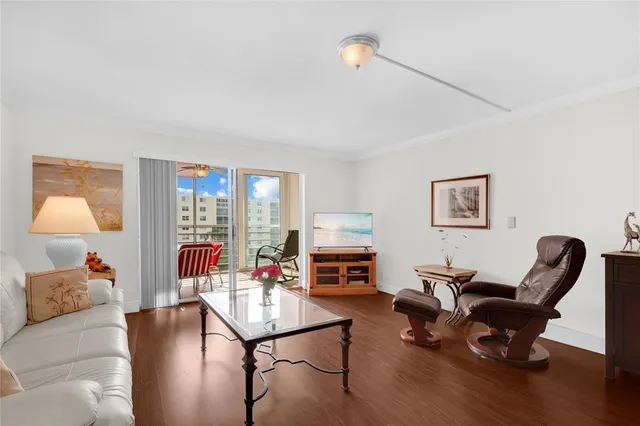 $237,000 | 311 Southeast 3rd Street, Unit 402, Dania Beach, FL 33004