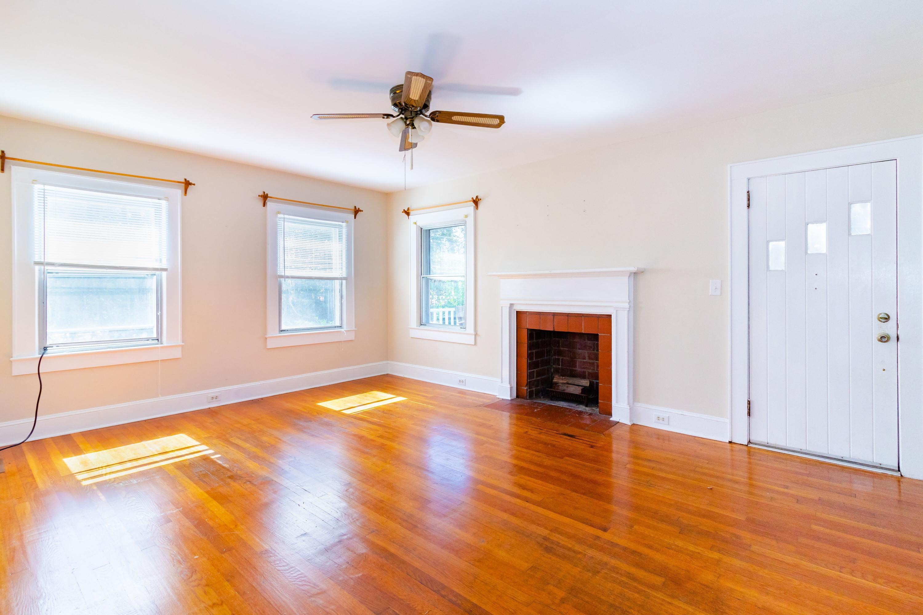 188 Crestview Drive Rockingham, NC 28379 - Photo 4 of 15 crestview living room