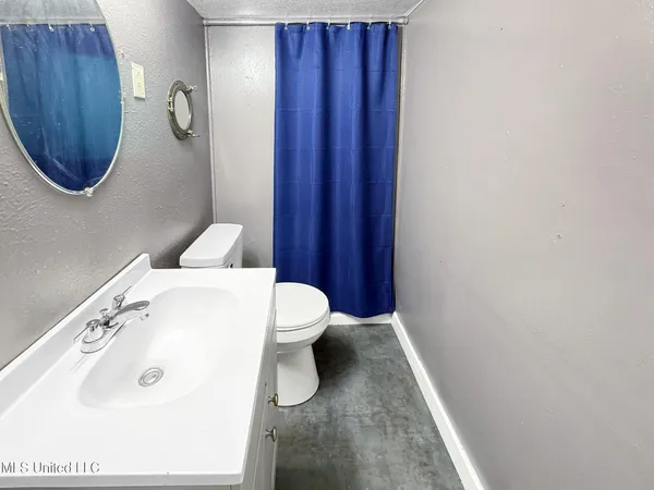 $179,500 | 502 Faulkner Drive, McComb, MS 39648