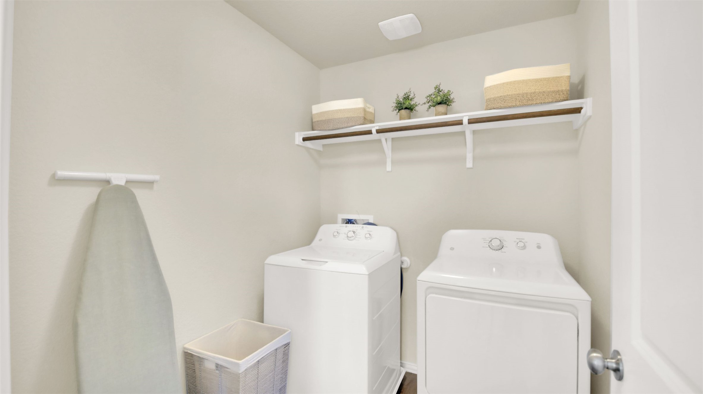 13716 Sugar Bush Path Manor, TX 78653 - Photo 28 of 37 Laundry area featuring washing machine and clothes dryer