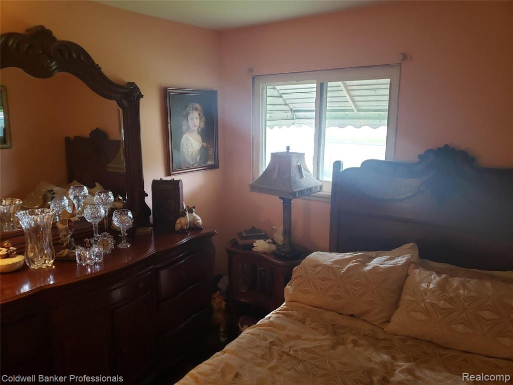 1372 Coldwater Road Flint, MI 48505 - Photo 15 of 17